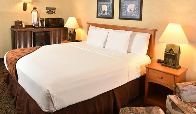 Boarders Inn & Suites By Cobblestone Hotels In Waukon エクステリア 写真